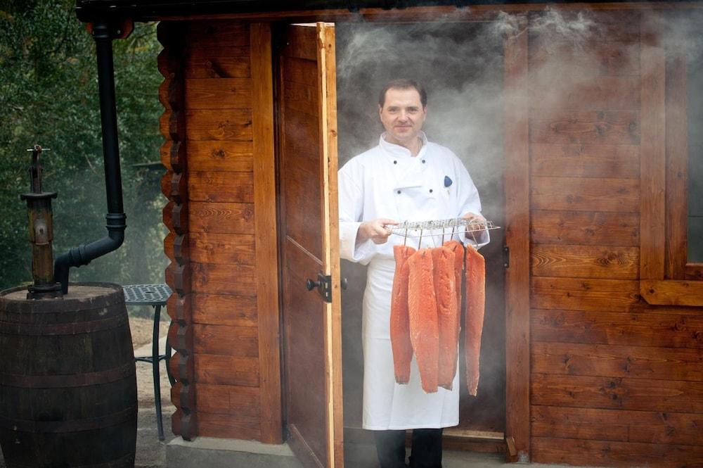 Wild Boar Estate Hotel Bowness-on-Windermere Ngoại thất bức ảnh